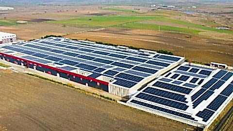 CW Enerji Çatıları Güneşle Buluşturarak Karbon Salınımının Önüne Geçiyor