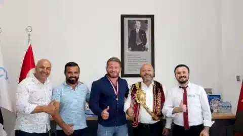 Başpehlivan İsmail Balaban CW Enerji’yi Ziyaret Etti